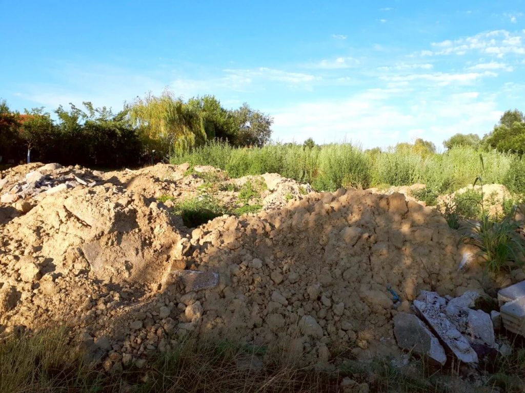 Zaostali građevinski materijal u Laslovu